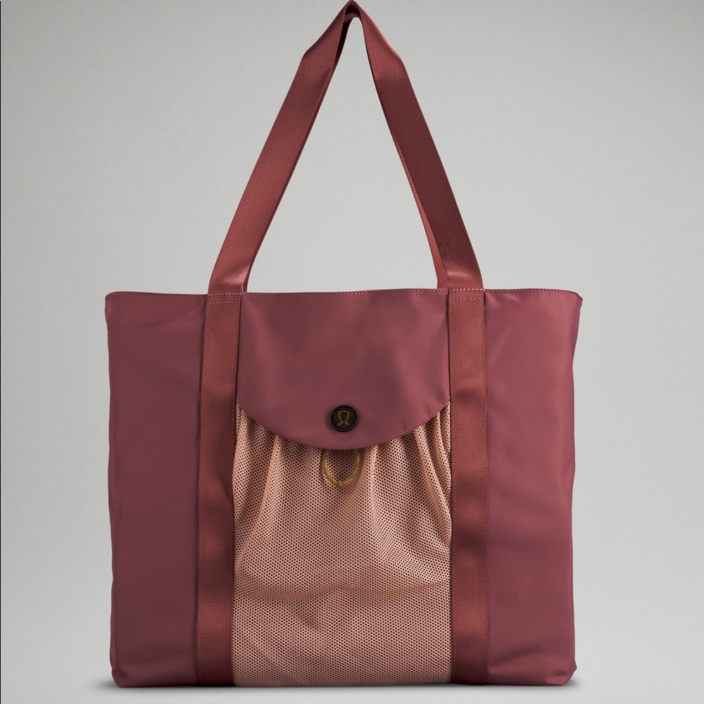 Lululemon Take it on tote bag